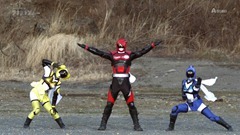 Over-Time-Unofficial-Sentai-Akibaranger-05-F874A59A.mkv_snapshot_16.06_2012.05.13_15.47.43