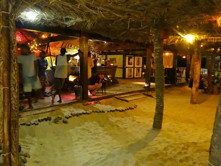 09. Bar pe plaja.JPG