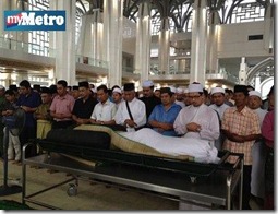 Gambar Allahyarham Datuk Saharuddin Ibrahim dikebumikan 9