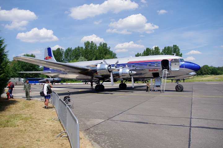 Bevekom2010-07-02_N966DM_DC-6_foto320_GJTornij.JPG