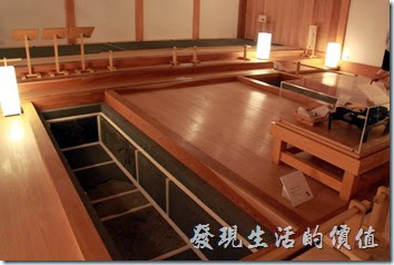 日本北九州-熊本城。大小天守閣的旁邊還有一間「本丸御殿」，這裡原本是肥後番主的起居室。現在看到的是大御台守（廚房），兩旁挖空的地方會放上煤灰，作為取暖及燙茶之用。