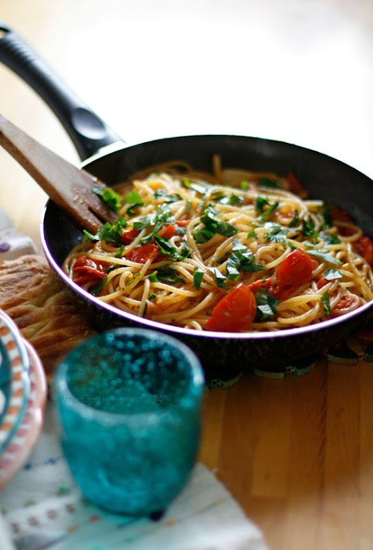 spaghettoni con pomodorini e berberè