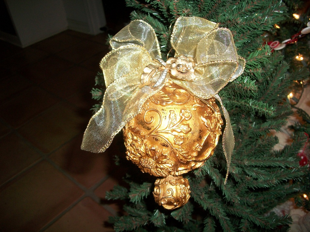 [Ornaments%2520with%2520vintage%2520jewelry%2520006%255B5%255D.jpg]