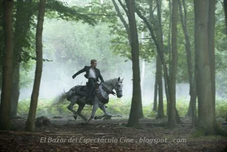 Into-The-Woods-00972_R.png