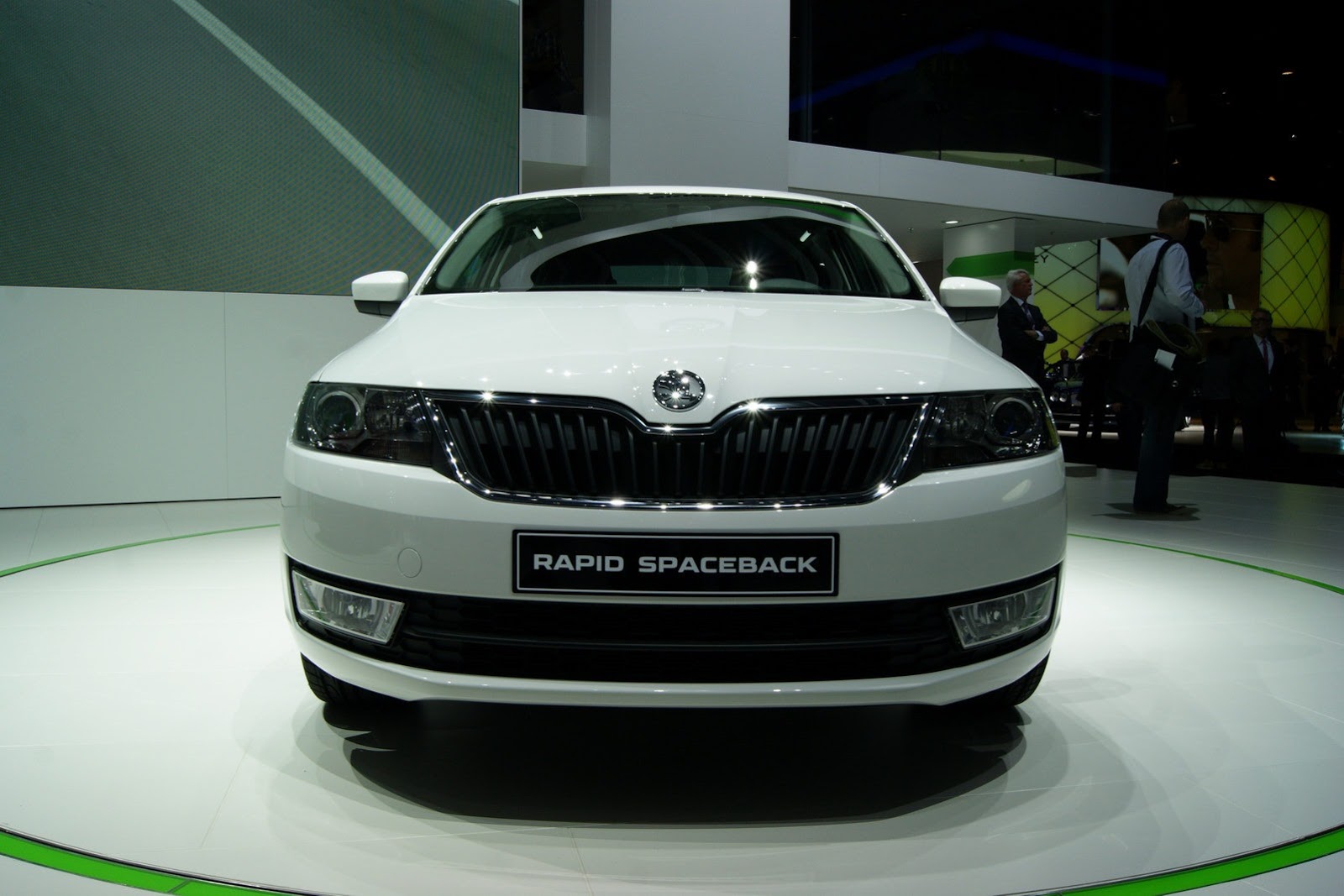 [2014-Skoda-Rapid-Sportback-19%255B2%255D.jpg]