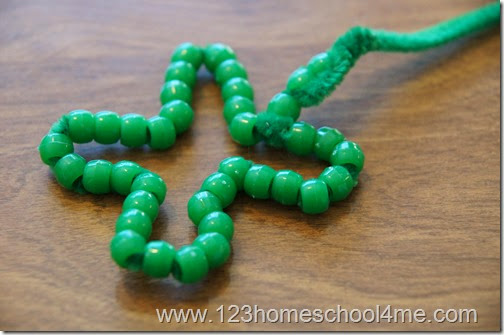 St. Patrick's Day 4 Leaf Clover Bead Necklace for Preschoolers St. Patrick's Day 4 Leaf Clover Bead Necklace for Preschoolers