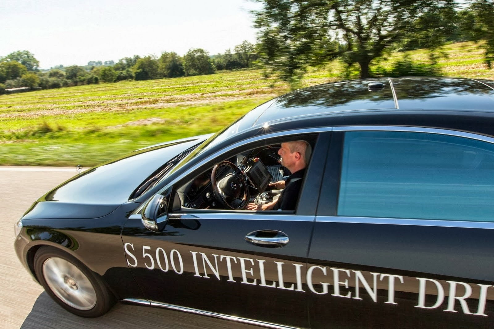 [Autonomous-Driving-2%255B2%255D.jpg]