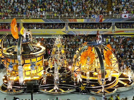 Carnavalul de la Rio: Carele alegorice