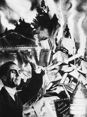 [20383542_heartfield3%255B4%255D.jpg]