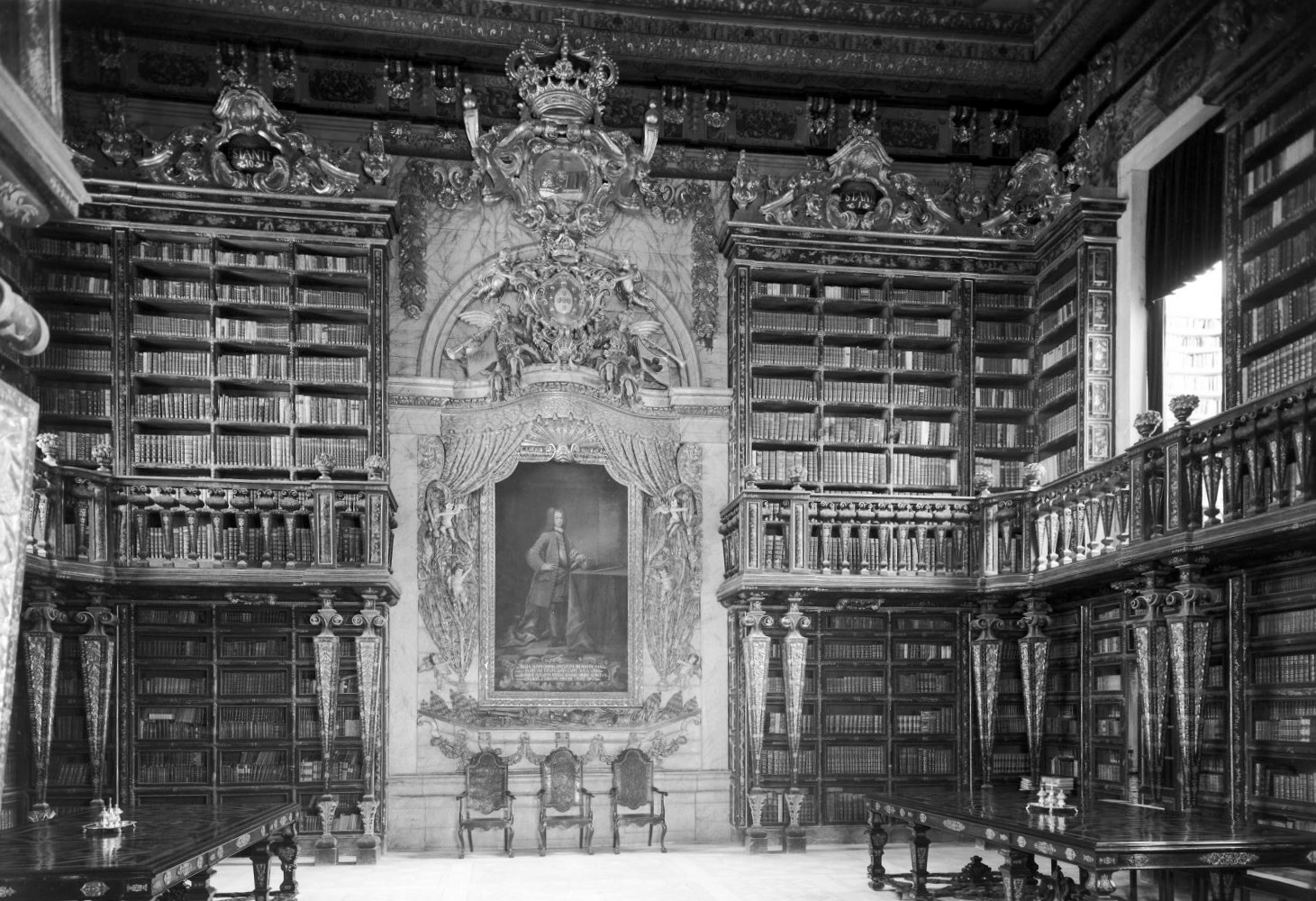 [Biblioteca-da-Univ.-de-Coimbra.210.jpg]