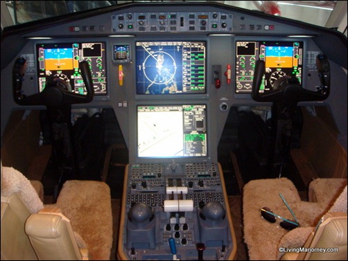 Pilot's Seat Dassault Falcon 2000LX 