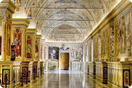 L’Oro del Vaticano:  la gestione di questo patrimonio ha provocato un allontanamento dallo spirito umile e povero raccomandato da Cristo.