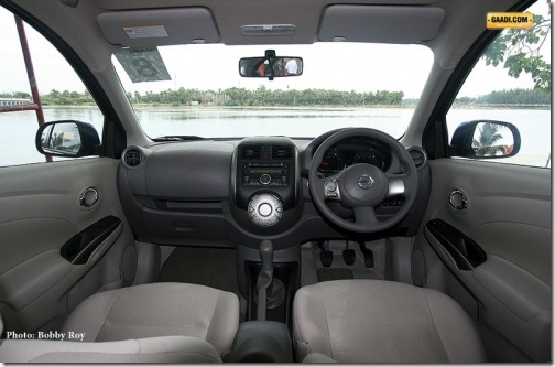 Nissan-Sunny_int_980