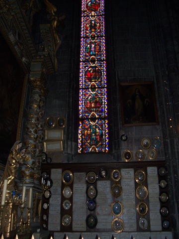 [2012.06.05037chapelledelacathdrale2.jpg]