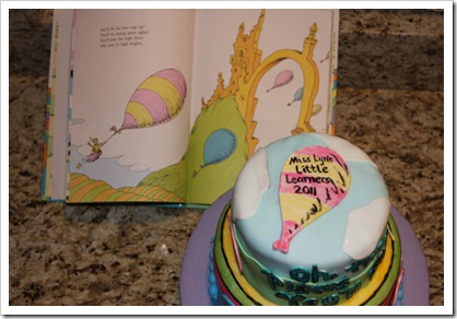Oh the Places You'll Go graduation cake 001