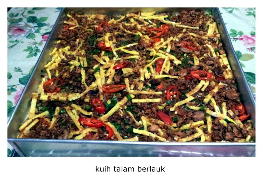 From Nana's Kitchen With Love: Kuih talam berlauk
