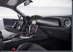 2013-Toyota-GT-86-interior-view
