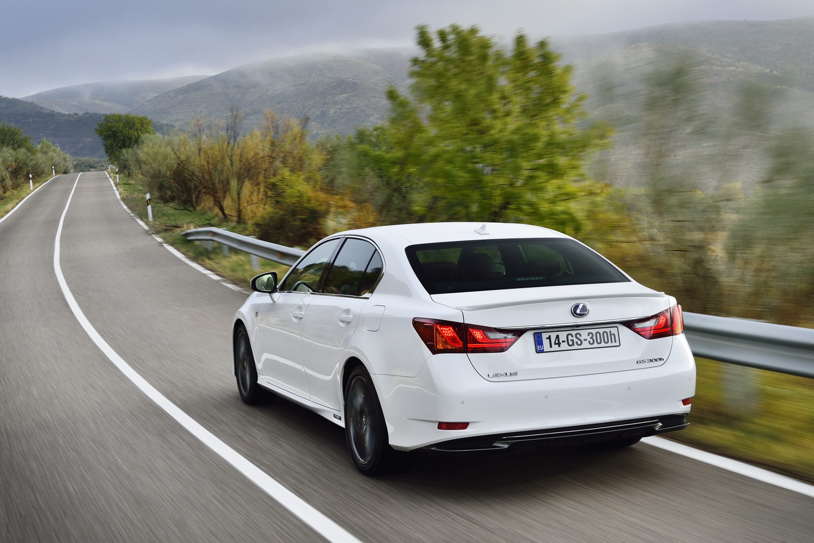 [Lexus-GS-300h-72%255B2%255D.jpg]
