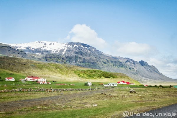 Iceland road (2).jpg