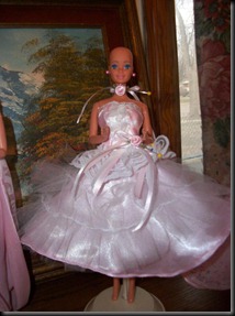 Barbie-calva-bald-and-really-beautiful-princess-2013-muñecas-Barbie-juguetes-Pucca-juegos-infantiles-niñas-cancer-hospital-chicas-maquillar-vestir-peinar-fashion-belleza-princesas-bebes-facebook-14