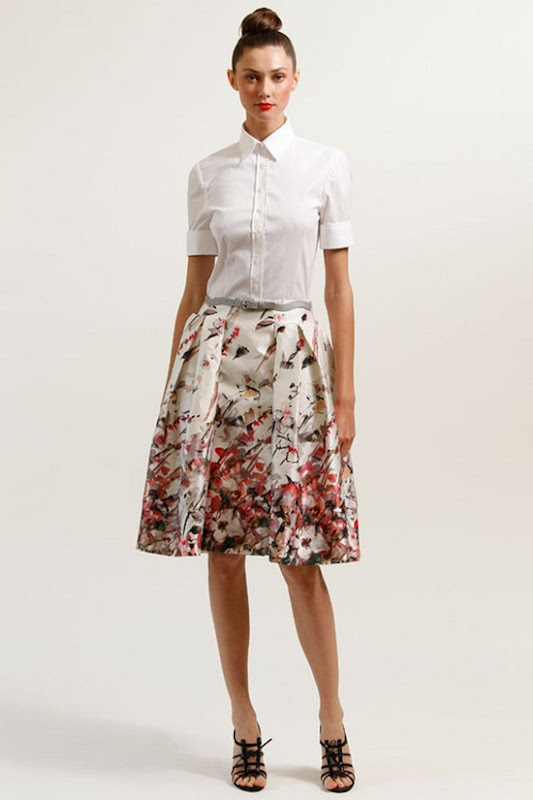 Carolina-Herrera-Resort-2012-Look-01_runway