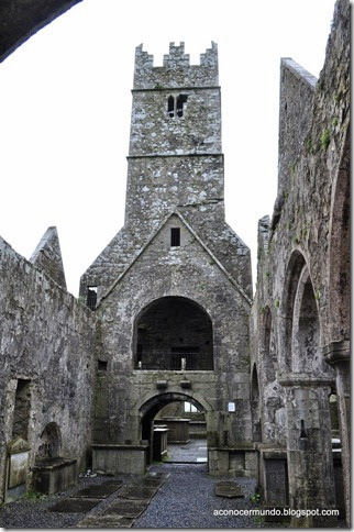 Connemara. Headford. Ruinas del convento Ross Errilly - DSC_0340
