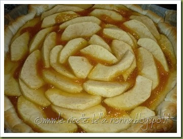 Torta sfogliata di mele con marmellata di pesche (8)