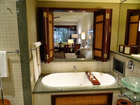 14. Baia din camera.JPG