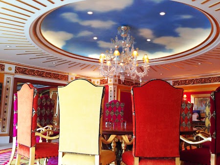 20 apart Regal diningroom.JPG