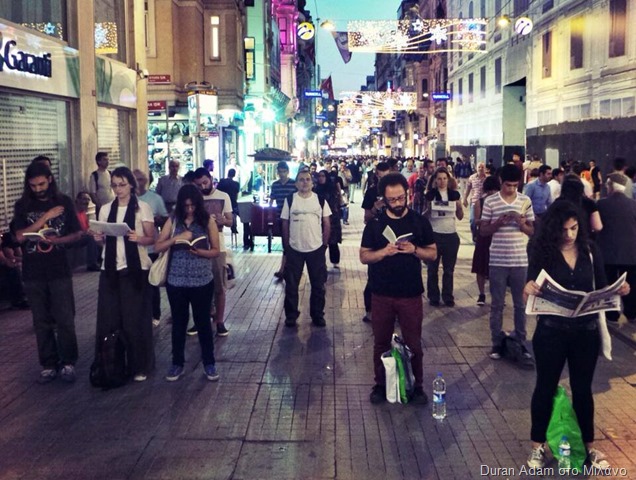 [Standing-up-Reading-protest-in-Istiklal-street%255B9%255D.jpg]
