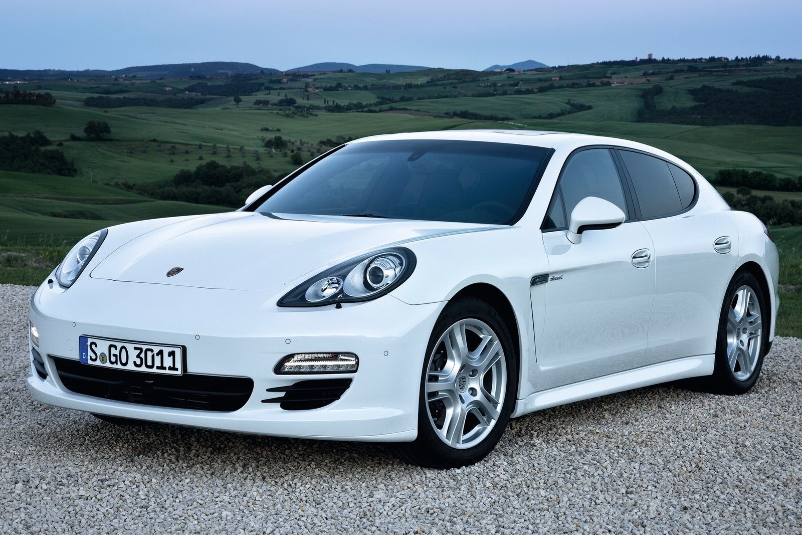 [White-Cars-9%255B2%255D.jpg]