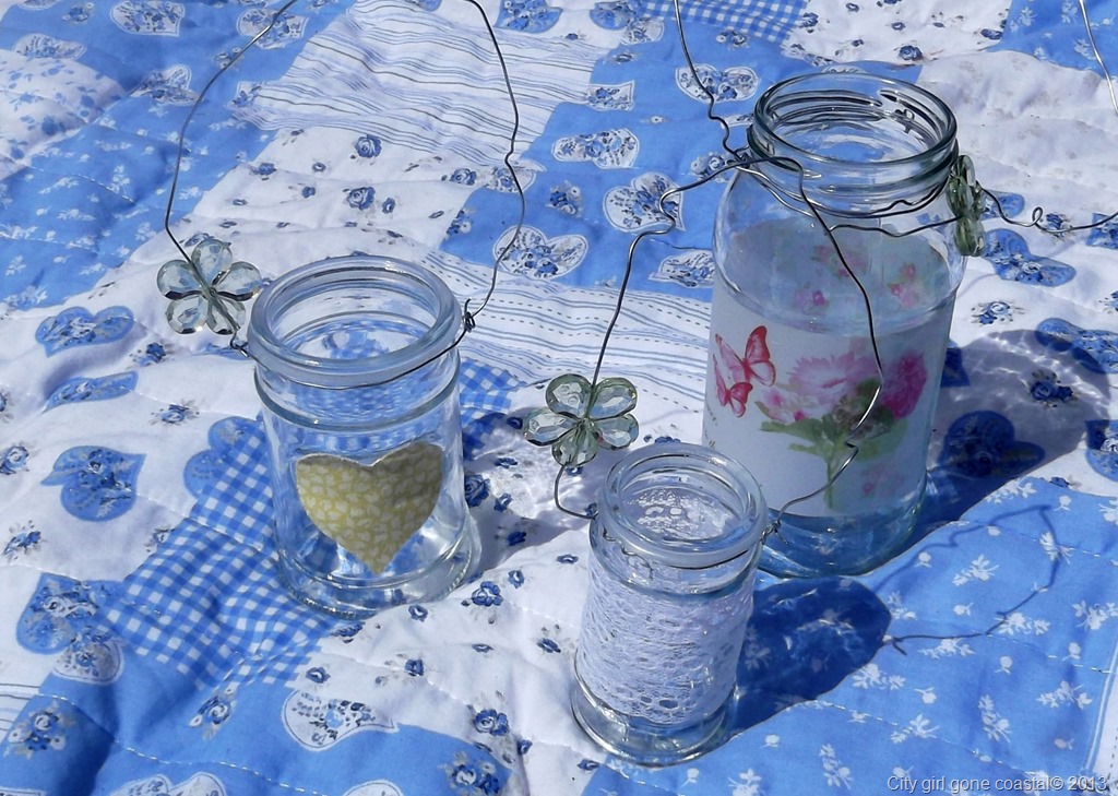 [decorated-jars-with-wire-hangers7.jpg]