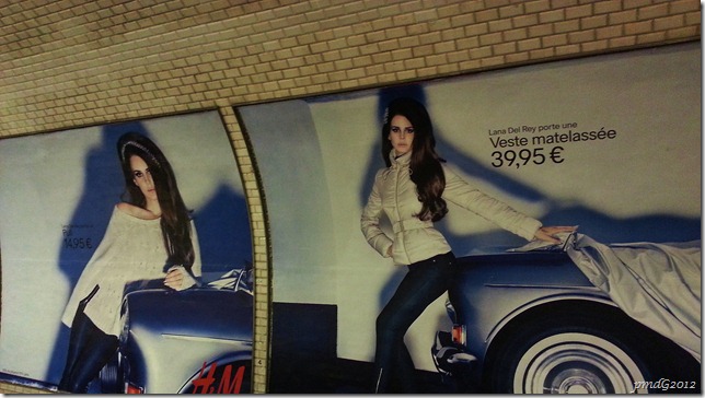 Lana dans le métro...