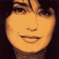 Pequenos, Medianos y Grandes Exitos