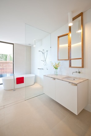 Hill House / Arquitectos Rachcoff Vella baño-diseño-blanco-minimalista