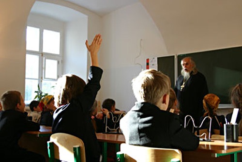 http://lh6.ggpht.com/-7d9bpYzv4vA/UKogn2MAFbI/AAAAAAAAugw/Me32HmGjvDQ/s1600/school_500%25255B5%25255D.jpg