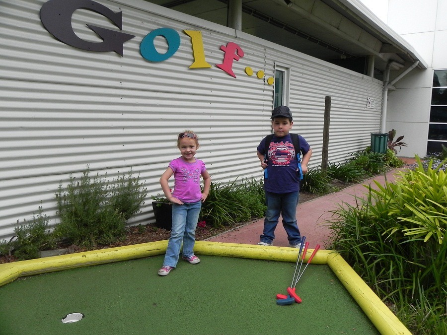 [Mini-Golf---Kids-in-the-Park5.jpg]