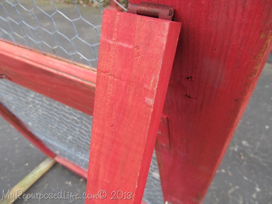 add hinges for collapsible legs