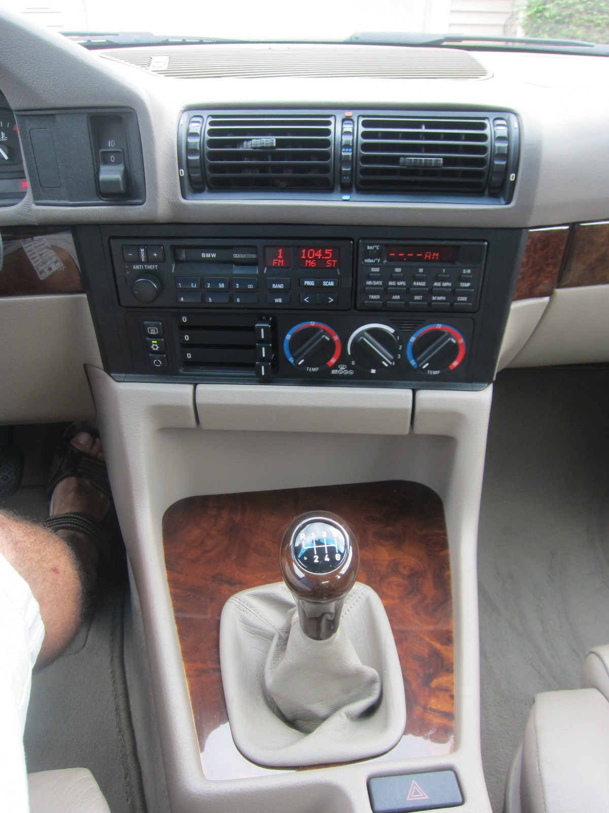 [1995-BMW-540i-16Manual%255B5%255D.jpg]