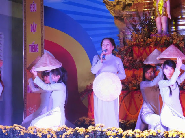  Đêm văn nghệ cúng dường Đại lễ Ph�t đản PL 2557