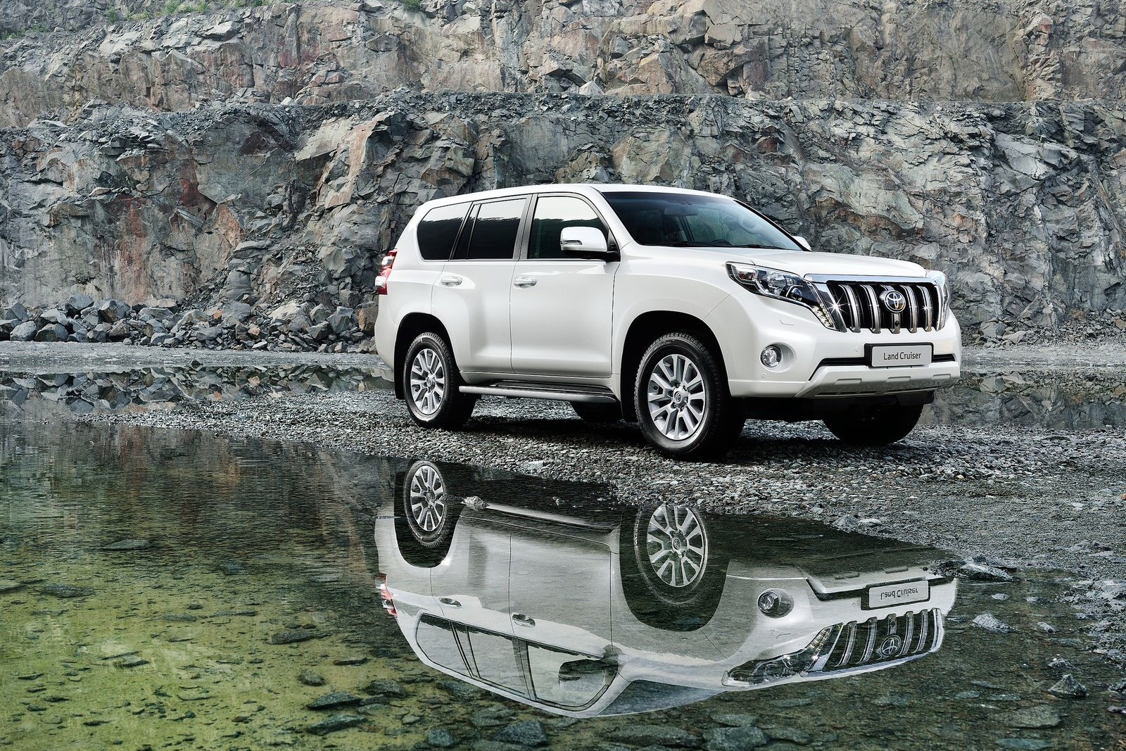 [White-Cars-13%255B2%255D.jpg]