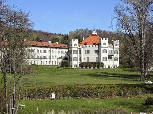 [799px-SchlossPossenhofen014%255B2%255D.jpg]