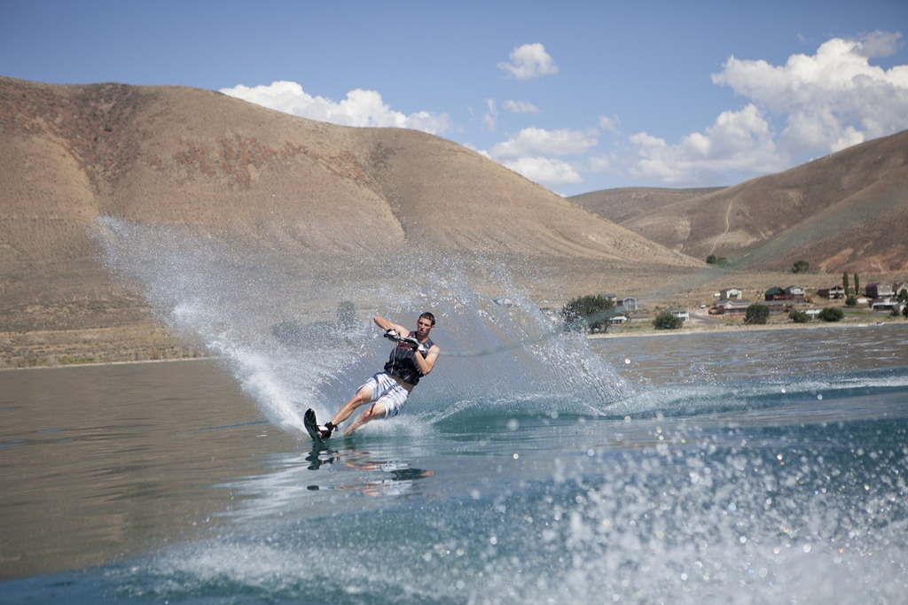 [2012-07-16-waterskiing-55024.jpg]