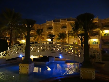 Piscina hotel Hyatt Muscat Oman