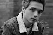 Elyar Fox