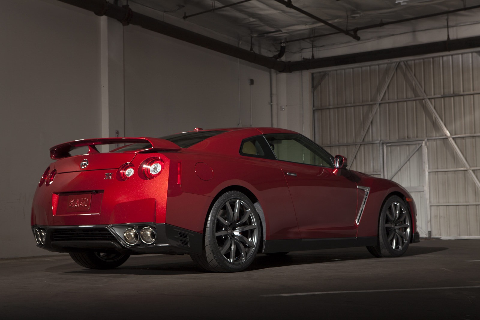 [2015-Nissan-GT-R-6%255B2%255D.jpg]