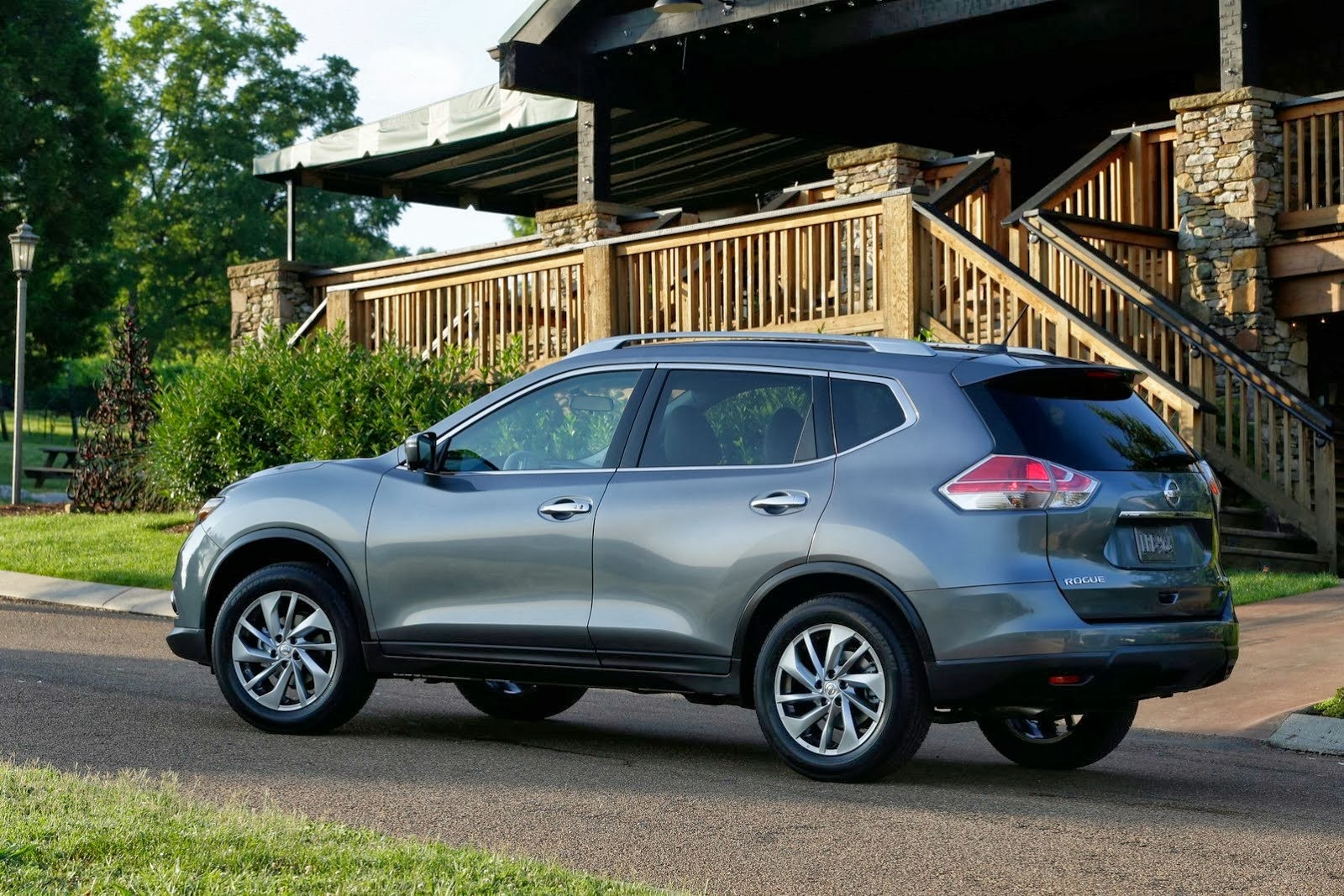 [2014-Nissan-Rogue-CUV-5%255B2%255D.jpg]