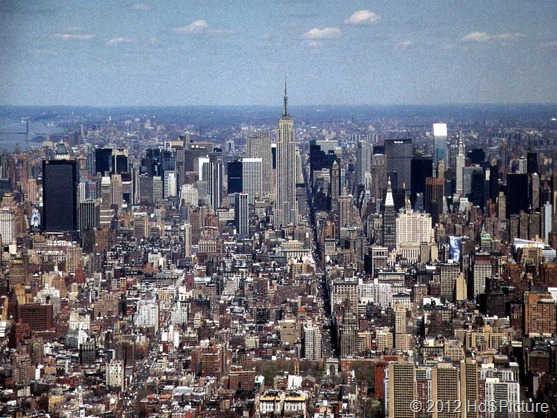 pemandangan kota New York dari udara. New York adalah bagian dari negara Amerika Serikat yang merupakan salah satu negara maju di dunia