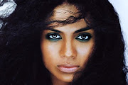 Amel Larrieux