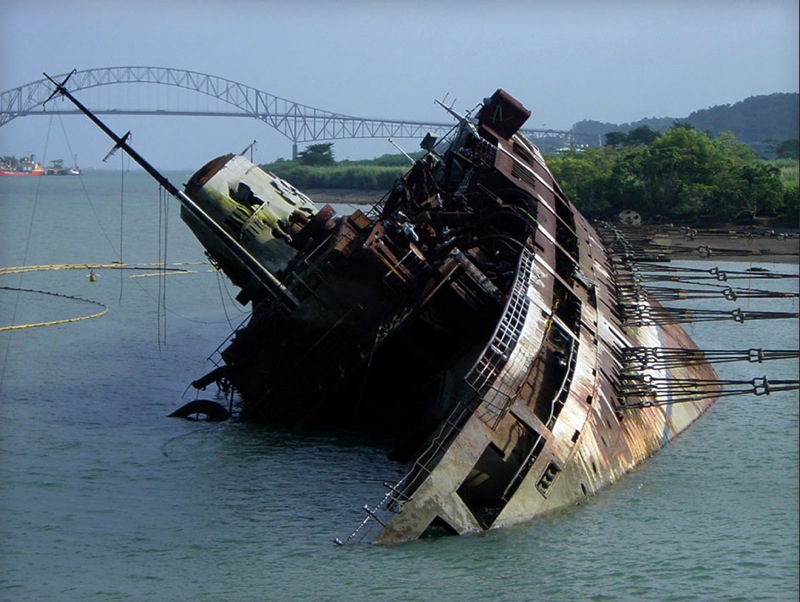 Wreck Removal in the Panama Canal